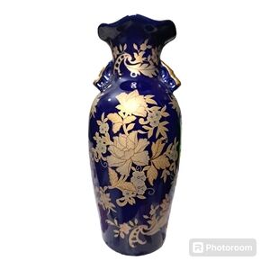 Vintage Asian Chinese cobalt floral blue and gold vase
